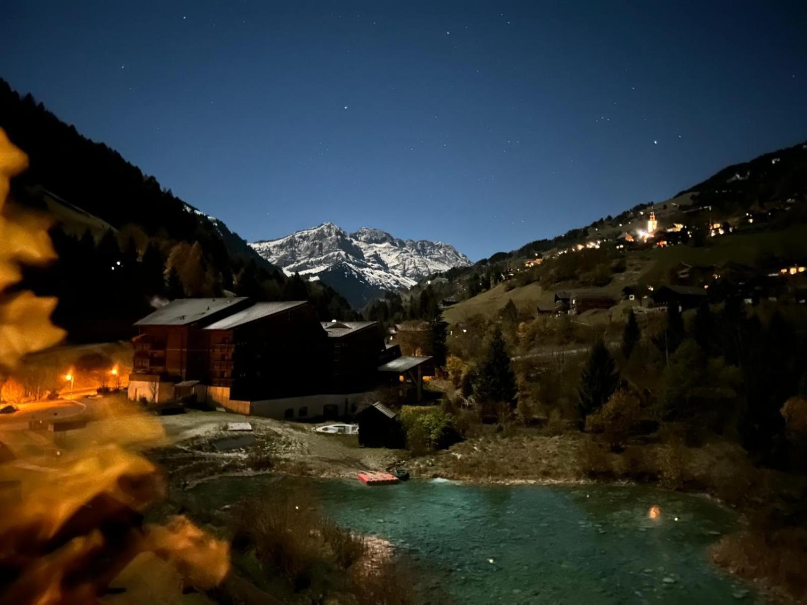 The River Pearl Val d'Illiez Bagian luar foto